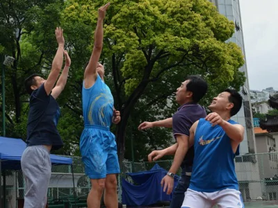 樊振东在上海公开亮相