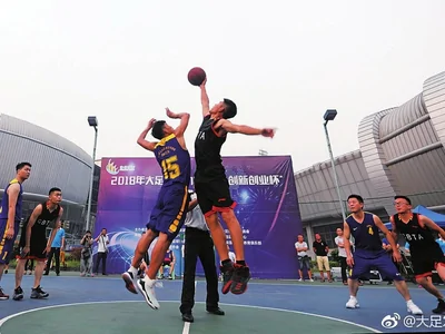 威尼修斯在伯纳乌球场观看了本场比赛